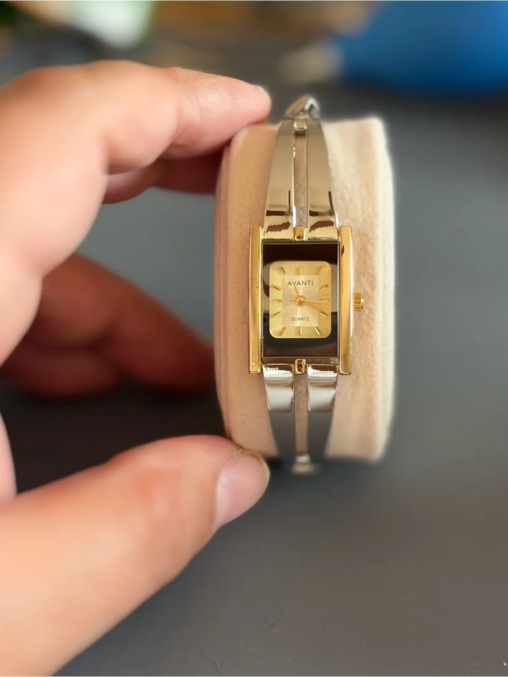 Avanti Quartz Women’s Gold Dial Two-Tone Metal Bangle Watch New Battery